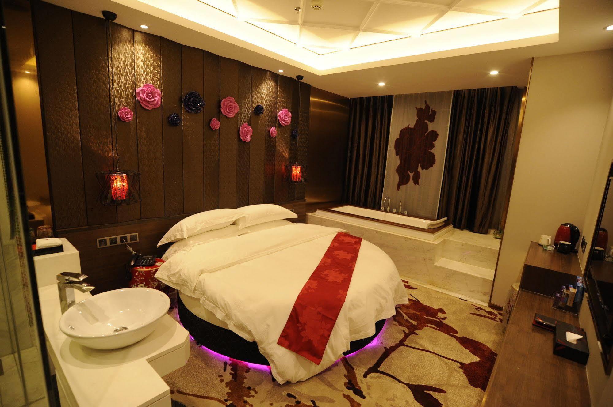 Secret Garden Hotel Гуанчжоу Экстерьер фото