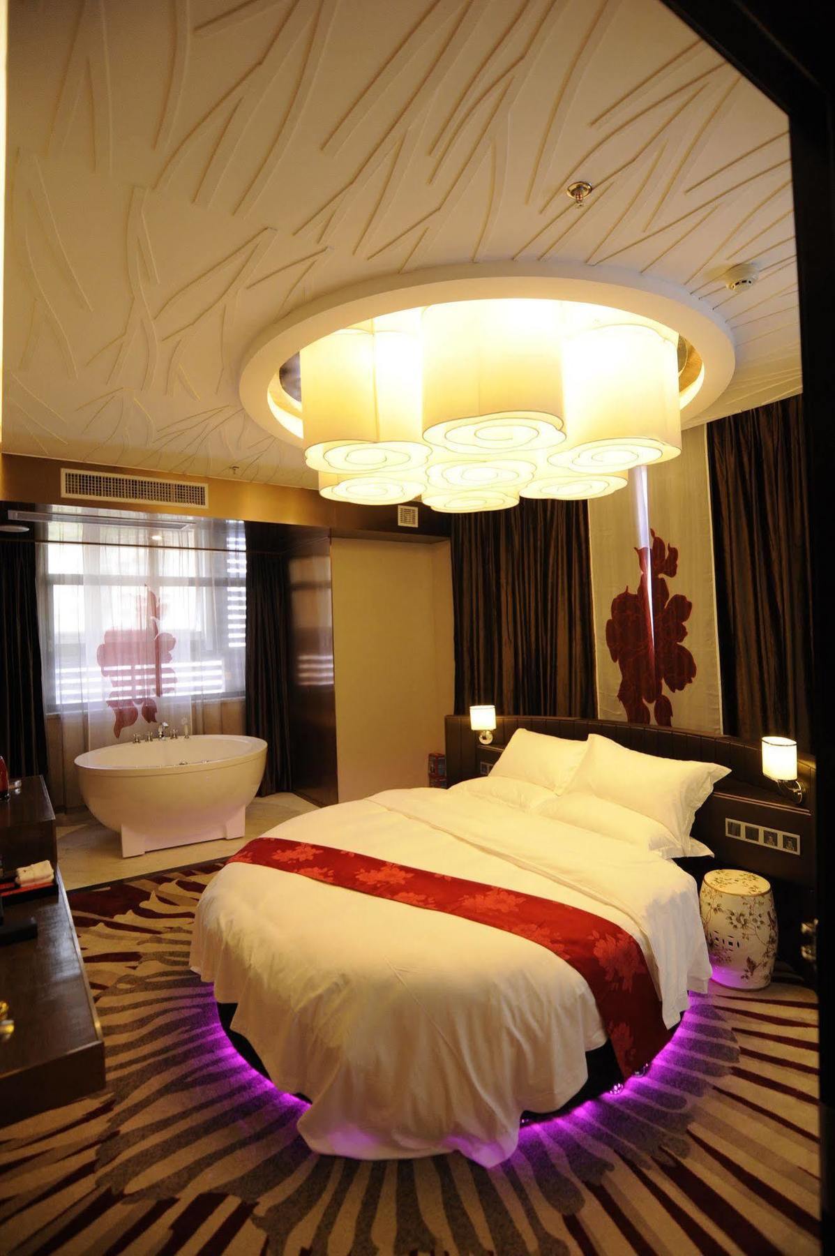 Secret Garden Hotel Гуанчжоу Экстерьер фото