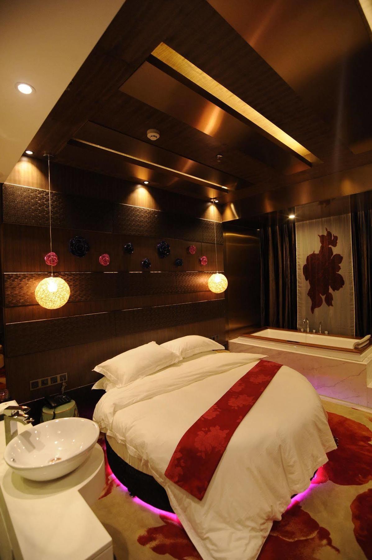 Secret Garden Hotel Гуанчжоу Экстерьер фото